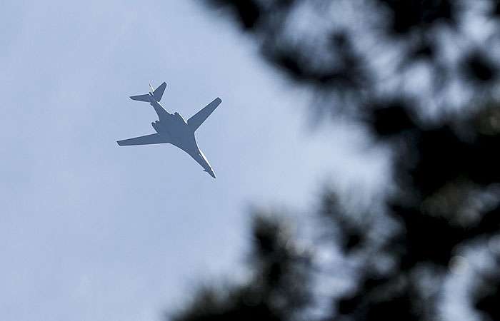 Бомбардировщик ВВС США B-1B разбился при посадке на авиабазе