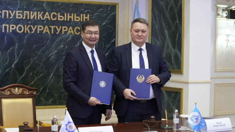 Интерпол поможет Казахстану вернуть похищенные деньги