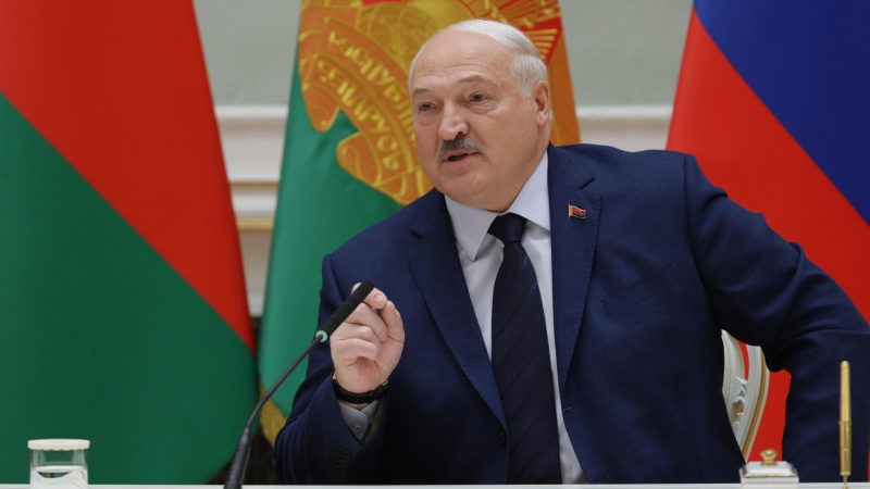 Лукашенко завершил программу своего визита в Россию