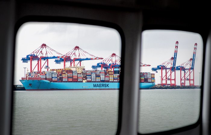 Maersk планирует возобновить перевозки через Красное море