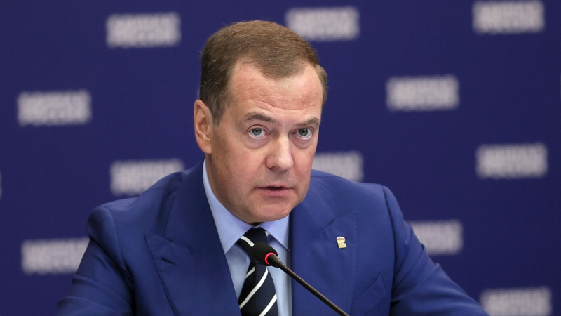 Медведев прокомментировал слова Times о законности убийства Кириллова