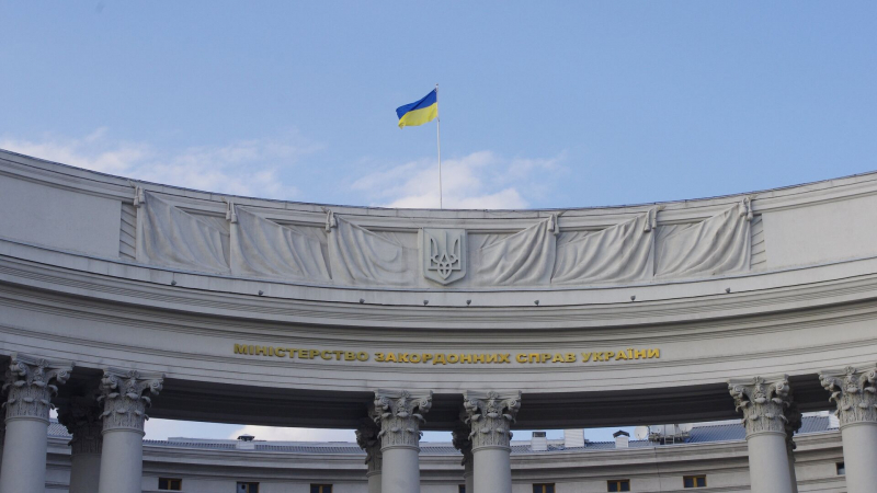 МИД Украины поспешил оправдаться за слова о помощи беженцам в ЕС