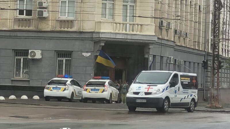 На Украине сотрудник военкомата угрожал выколоть глаз призывнику