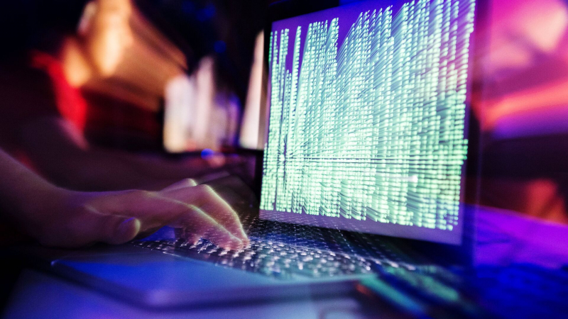 Объем кибератак на сайты крупных компаний в фуд-ритейле вырос на 80%