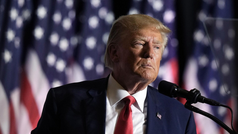 Опрос показал, сколько американцев негативно относятся к Трампу