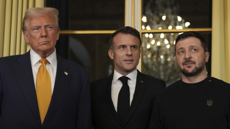 "Показали место". В Киеве рассказали, как команда Трампа унизила Зеленского