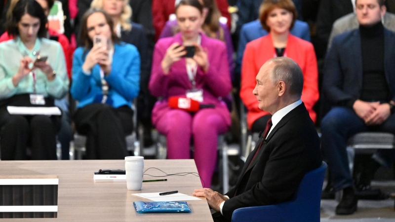 Прямую линию с Путиным транслируют по всему миру