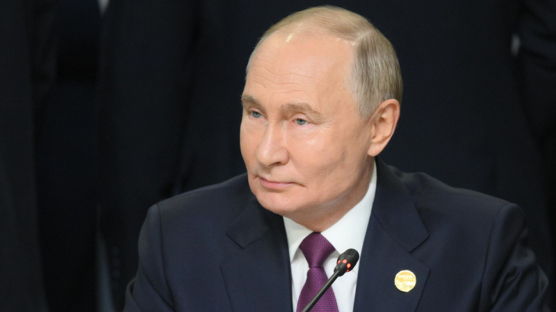 Путин призвал учитывать факторы, влияющие на работу бизнеса