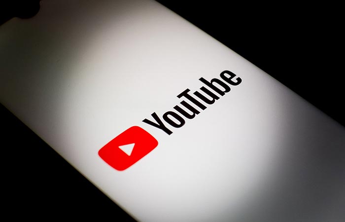 Шадаев заявил, что половина теряемого YouTube трафика уходит отечественным площадкам